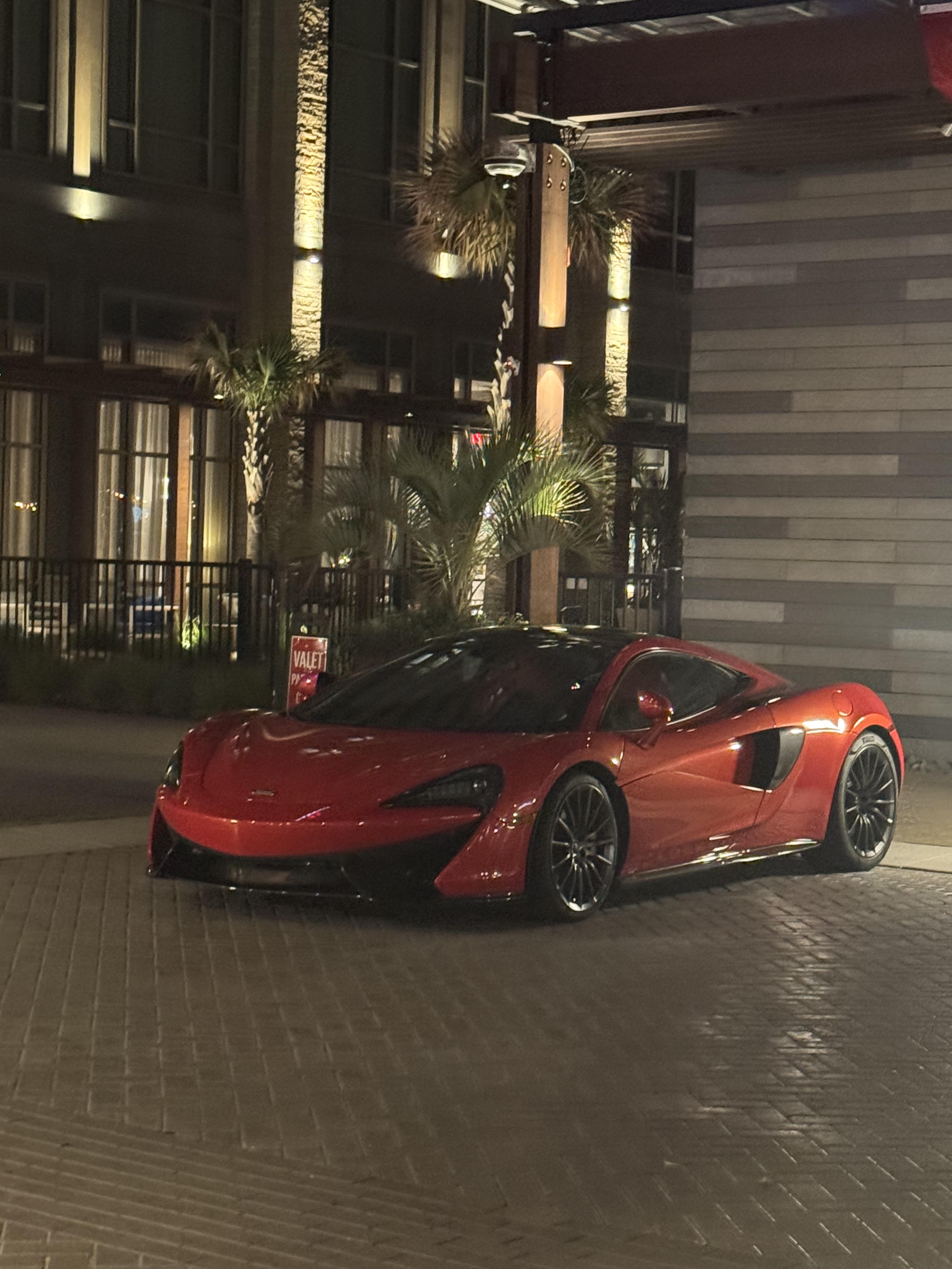 McLaren 570GT